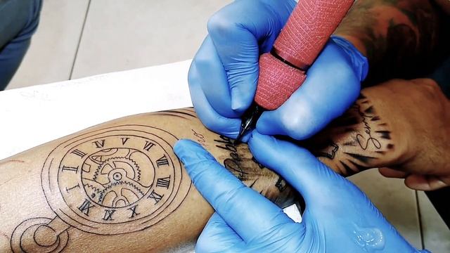 Tatuaje de reloj y rosa - Clock and rose tattoo - time lapse tattoo