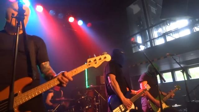 Masked Intruder - The Most Beautiful Girl, live @ Skater's Palace, Münster 30.04.2015