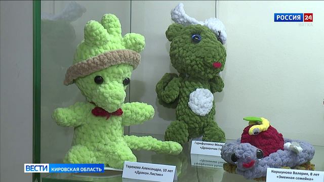 В библиотеке Грина открылась выставка авторской куклы