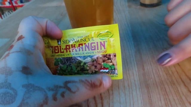 Indonesian and Russian gals explore Tibetian culture in India. Vlog
