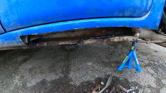 Repairing Rusted Rocker on Fiat Panda flip car.
