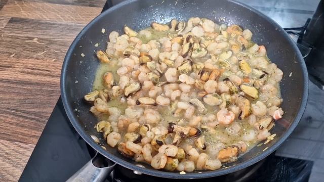 Ein köstliches norwegisches Suppenrezept mit Meeresfrüchten! Schnell lecker und gesund!