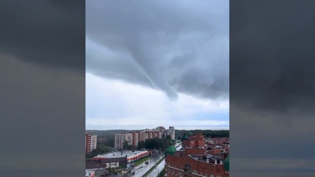 🌪 Смерчи могут стать привычным явлением в Питере и Ленобласти,Смерч засняли в Сосновом Бору.