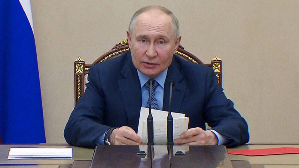 Владимир Путин провёл совещание по вопросам развития кораблестроения для обеспечения обороны