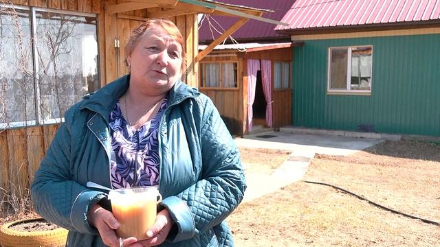 Съёмочная группа АОТВ увидела как на дальневосточных гектарах разводят пчёл и ремонтируют автомобил