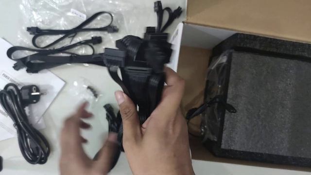 Aerocool Mirage Gold 750w Fully Modular 80+ Gold - Unboxing & Review