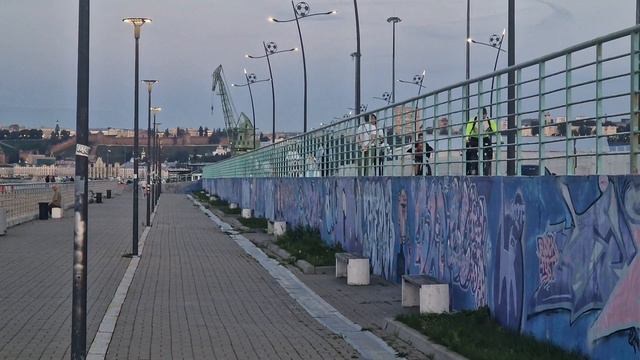 Нижний Новгород. ПАРИфест подготовка к фестивалю. Стрелка на слиянии Оки и Волги.