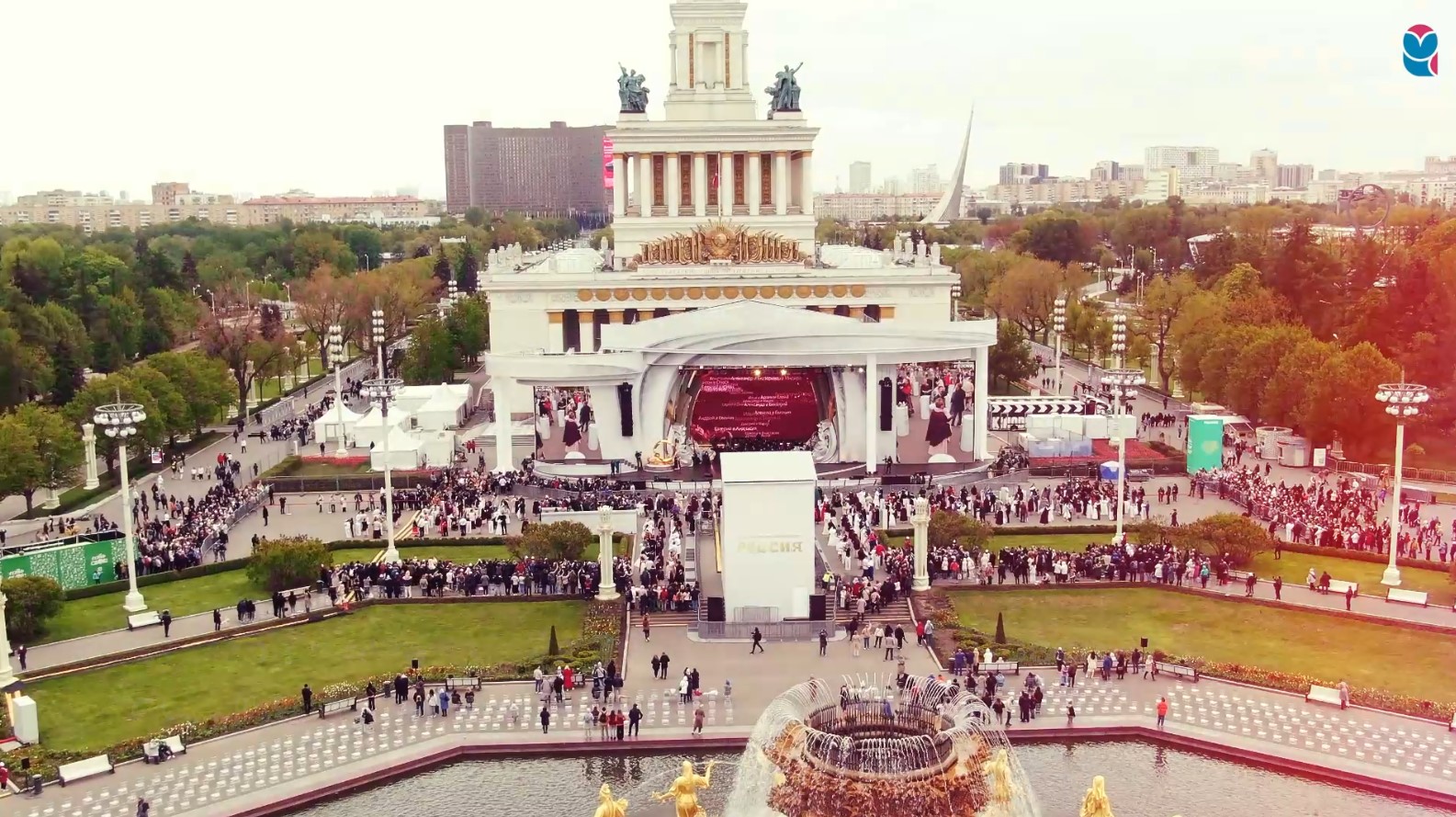 Пара из Тольятти заключила брак на Первом Всероссийском свадебном фестивале на ВДНХ