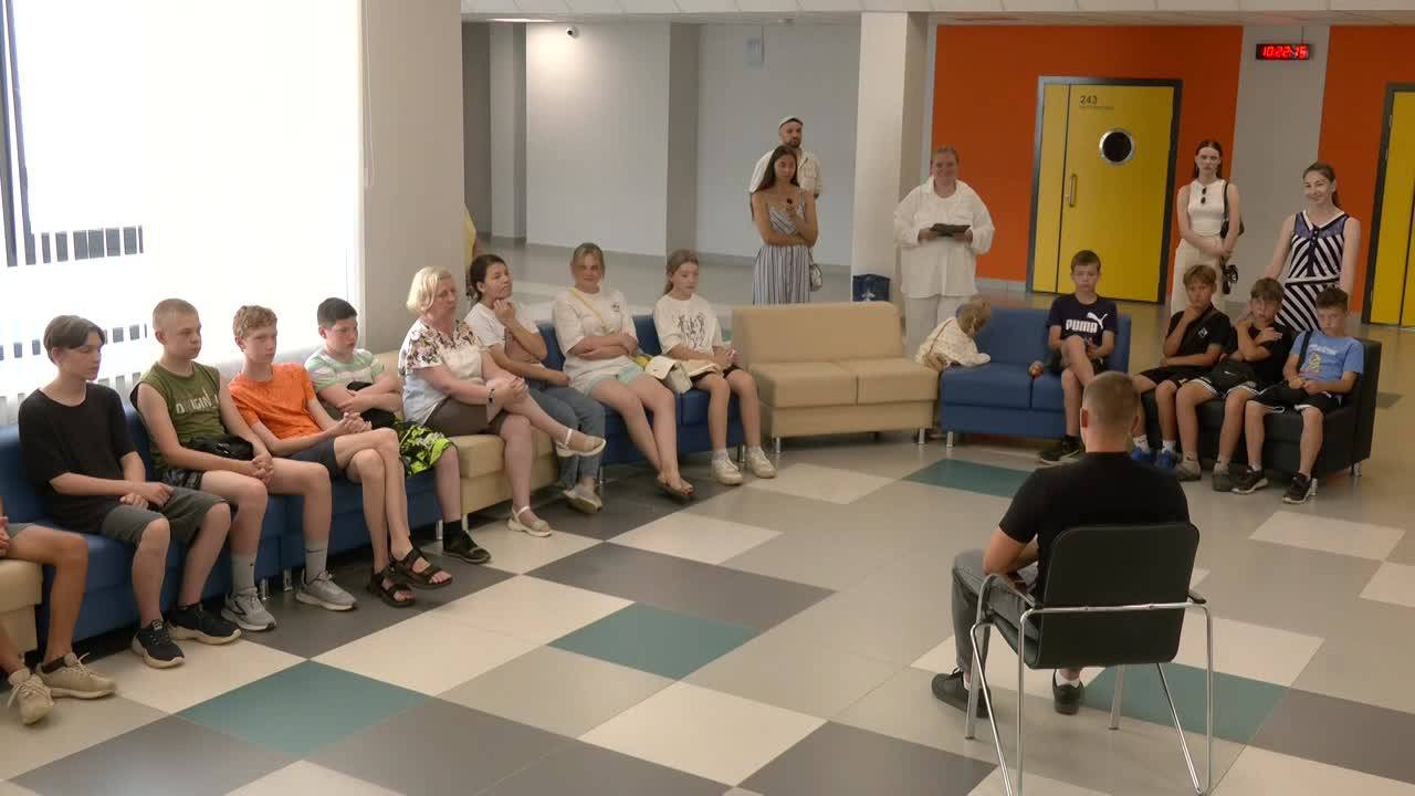 В костромском Центре образования «Волжский» сегодня прошёл «Урок мужества»