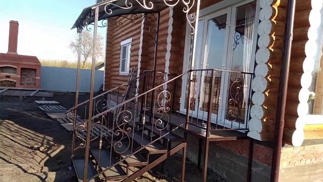 Входная группа в деревянном доме