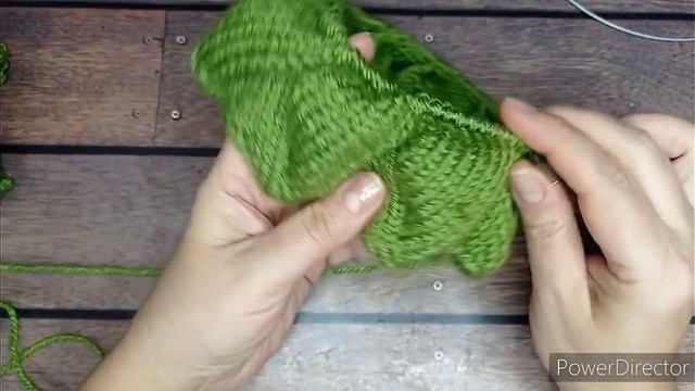 Две шапки и снуд готовы