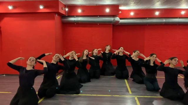 Красивый танец учениц школы танцев «ЛЕКИ» под песню «Яргунат» из фильма «Каъи Рагъ»