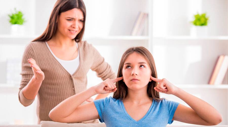 Психолог объяснила, как родителям установить границы с подростком