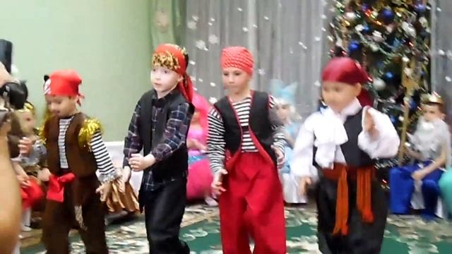 Новорічне свято в садочку!!! Емілія -Мальвіна!!!