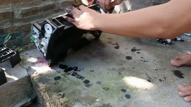 Cara membersihkan Printer L120 yang banjir tinta