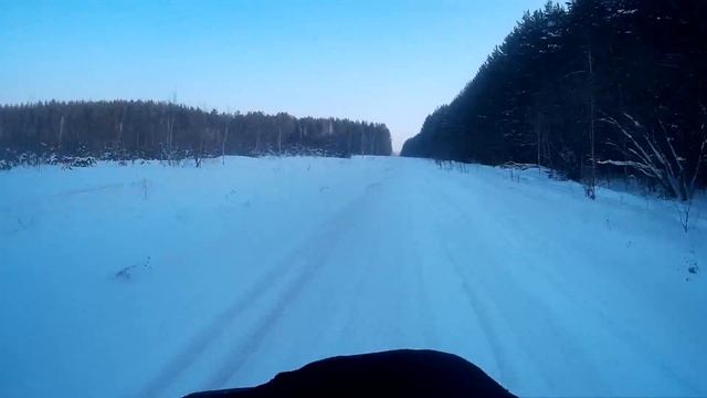 гонка на снегоходе  120 км в час