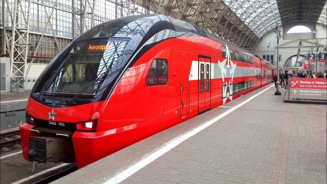 Электропоезд ЭШ 2 на Московской ЖД