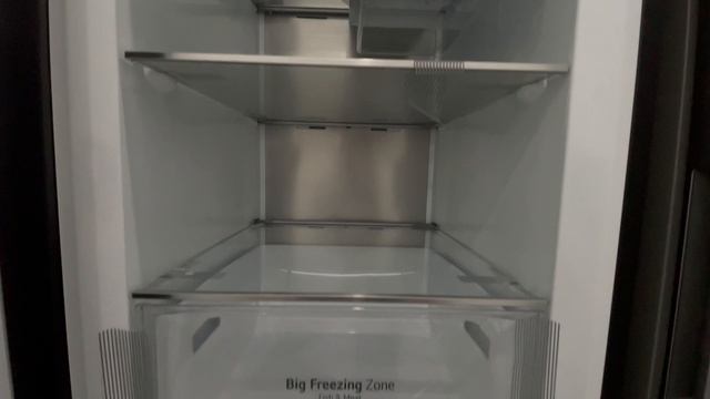 Интерьерное решение морозильная камера LG
