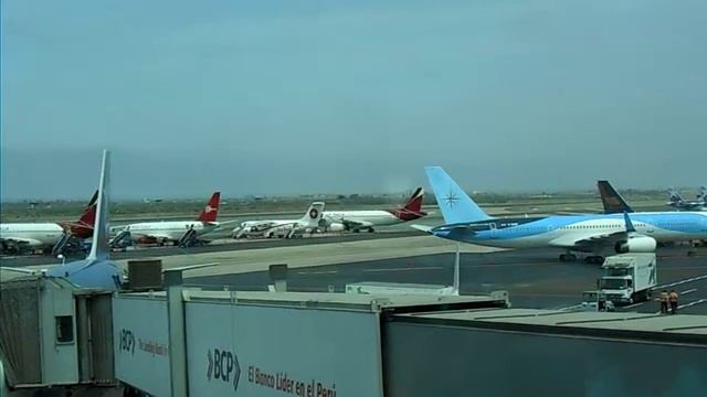 Tráfico de naves en el Aeropuerto Jorge Chávez (SPIM) - Zona Nacional 04 de febrero 2014