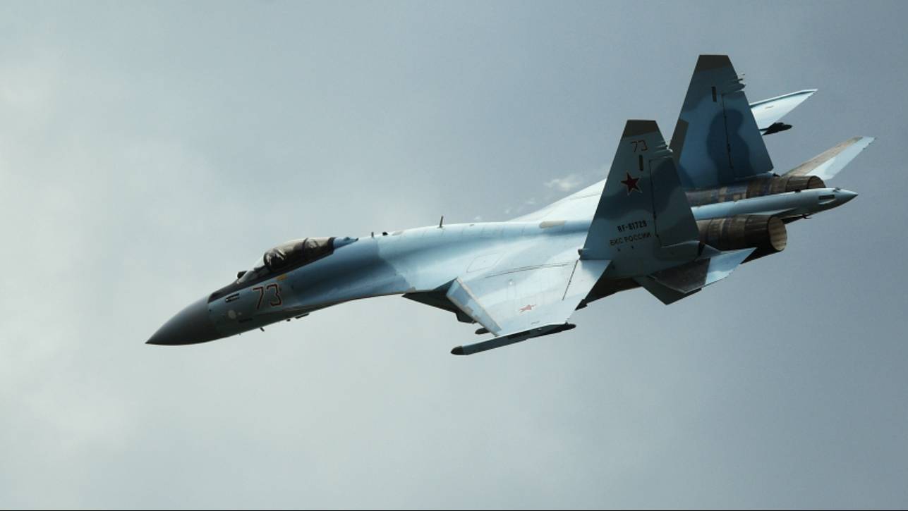 Истребители Су-35 провели патрулирование над Черным морем. Лучшее видео из зоны СВО