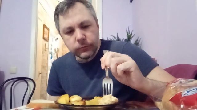 MUGBANG. КУШАЮ КАРТОШКУ С ТЕФТЕЛЯМИ