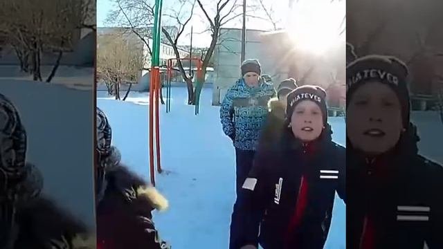 Поздравление с наступающим новым годом от учеников 4Б 134 школы!