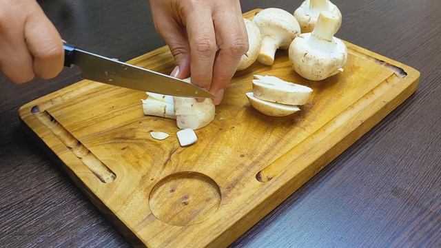 Diese einfachen und köstlichen Auberginen werden von allen geliebt! Einfaches Auberginen Rezept!