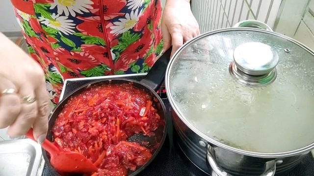 Борщ ,очень вкусный,всегда хочется добавки.