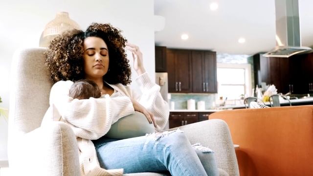 NorthShore Health Centers' Certified Midwife, Natalia Vera, discusses breastfeeding basics.