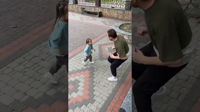 Тренировка с малышкой🕺🏼Как же она стараеться😱