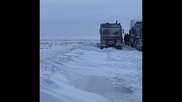 МАТ! Выехали в метель в -20! Застряли на зимнике Нарьян-Мар - Усинск