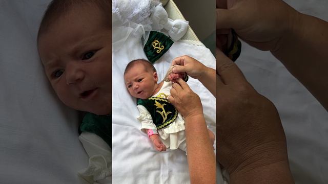 В Альметьевском роддоме в честь татарского праздника Сабантуй малышей выписывали в нацкостюмах