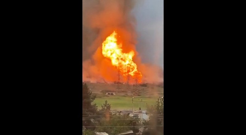 Взрыв и пожар на газопроводе в Саратовской области