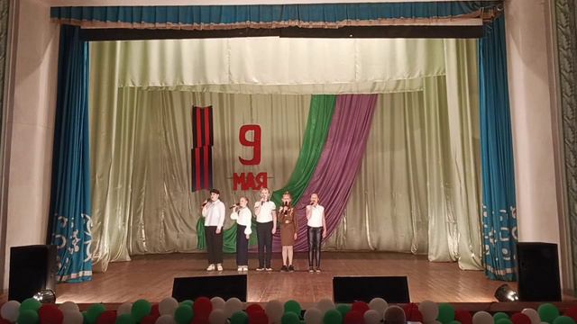 Детский вокальный коллектив " Весёлые нотки", песня " Три танкиста"