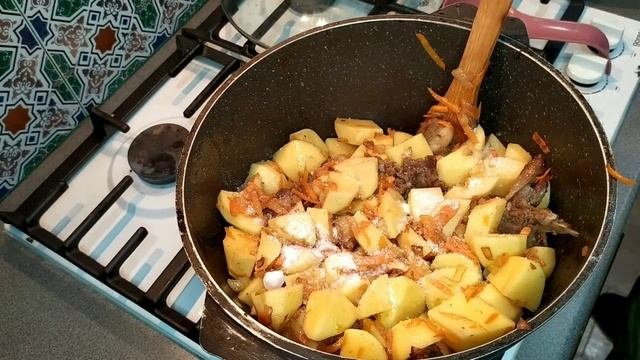 тушёный картофель. вкусный простой рецепт.