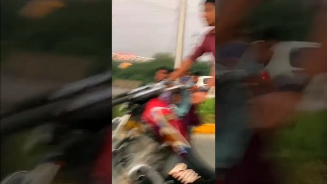 Shah Nawaz Chota Bacha In PINDI | Bike Wheelie Lahore Wheeler