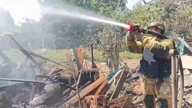 В Горловке огнеборцы МЧС России ликвидировали пожар из-за обстрела