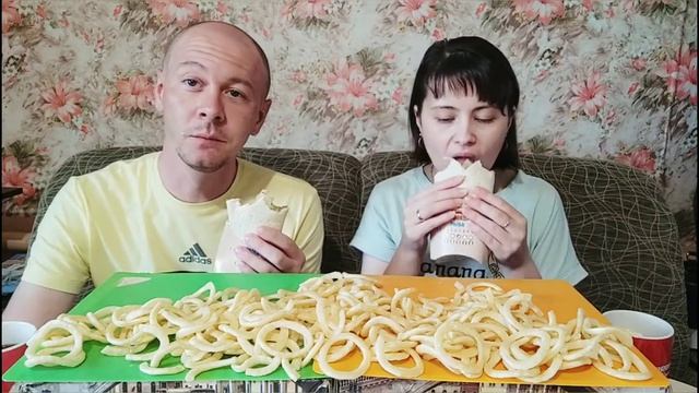 МУКБАНГ ? БУРГЕР КИНГ ЛУКОВЫЕ КОЛЕЧКИ