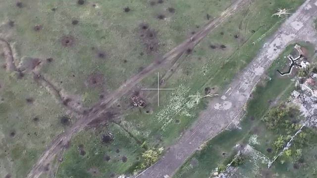Кадры штурма бойцами 5-й бригады ВС РФ позиций хохлов в Красногоровке.