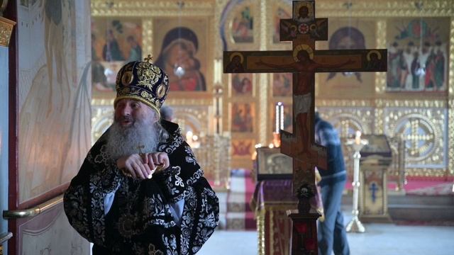 Митрополит Йошкар-Олинский и Марийский Иоанн возглавил третью Пассию в Вознесенском соборе