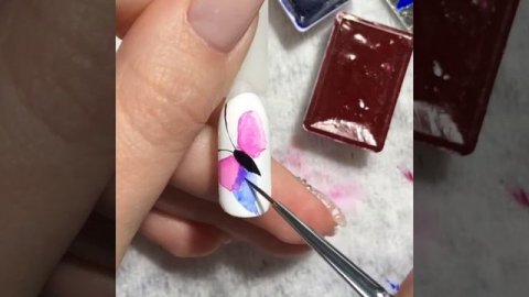 Акварель на ногтях, рисуем бабочку