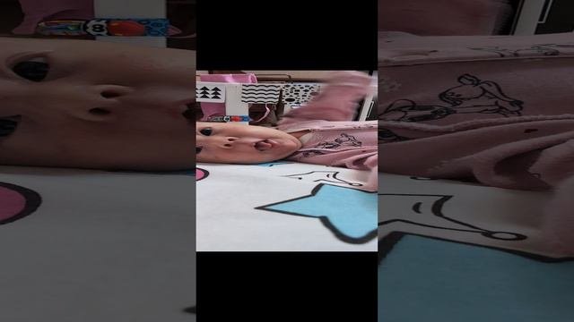 Алисе 1 месяц!