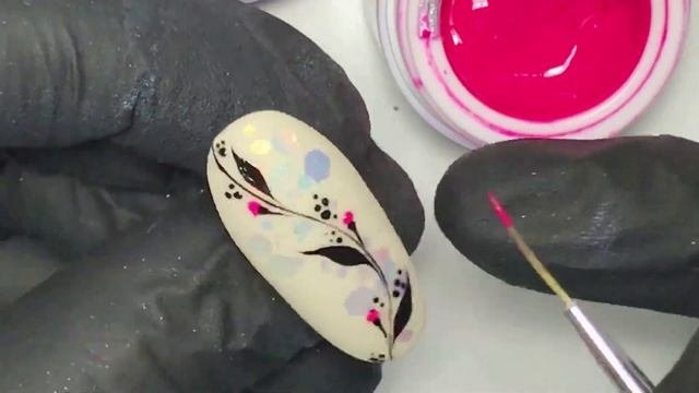 Веточка с бутонами  Очень несложный весенний дизайн ногтей