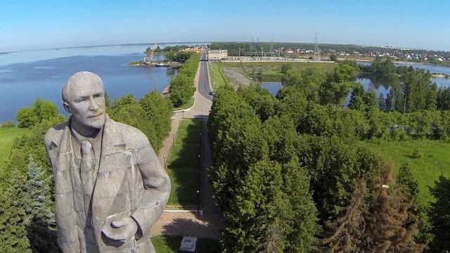 DeepFake. Как же преобразился памятник Ленину!