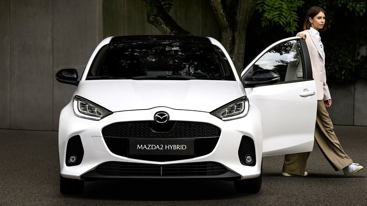 Новая Mazda-2 Hybrid 2024 года — маленький городской хэтчбек