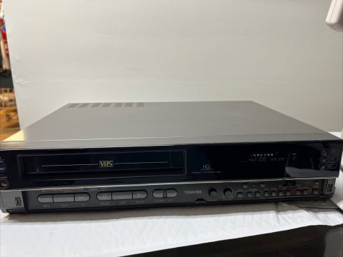 Кассетный видеомагнитофон Toshiba M-1283 VCR-Произведён в Корее