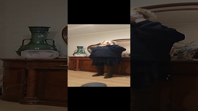 Лебеди белые , автор -исполнитель Галина Павлова, музыка Сергея Чекалина