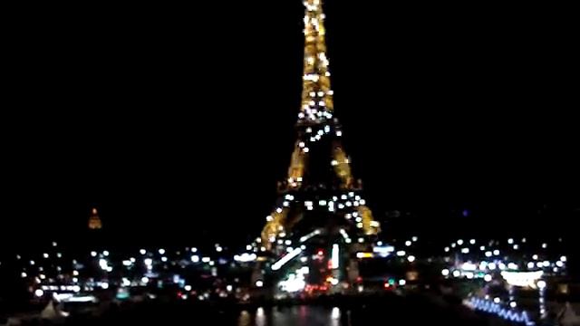 Эйфелева башня ночью - Eiffel Tower Light show