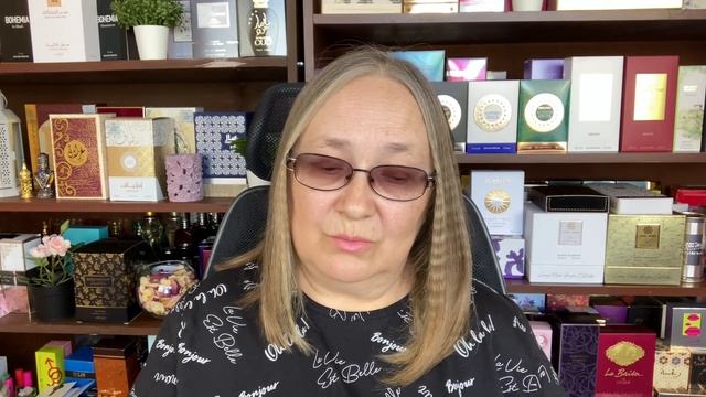 Вечерние посиделки. Читаю стихотворения А. Вознесенского и Е. Горбовской.