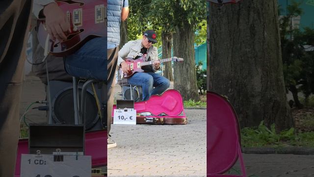 Gitarre 🎸 Gitarre #musik #berlin #walk #spaß #atmosphere #sommer #2024 #alexanderplatz #gitarre